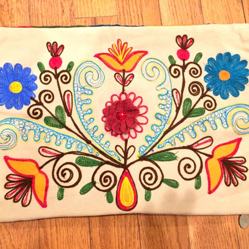 Vintage Pier 1 Embroidered 3D FLORALS Pillow Case Cover 18" x 12"
